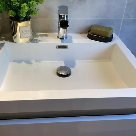 196 Rue Des Moulins *